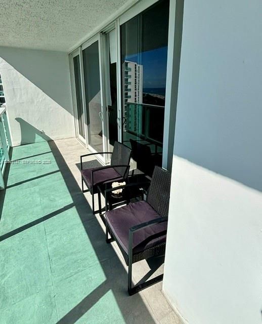 For Sale: $778,000 (2 beds, 2 baths, 1521 Square Feet)