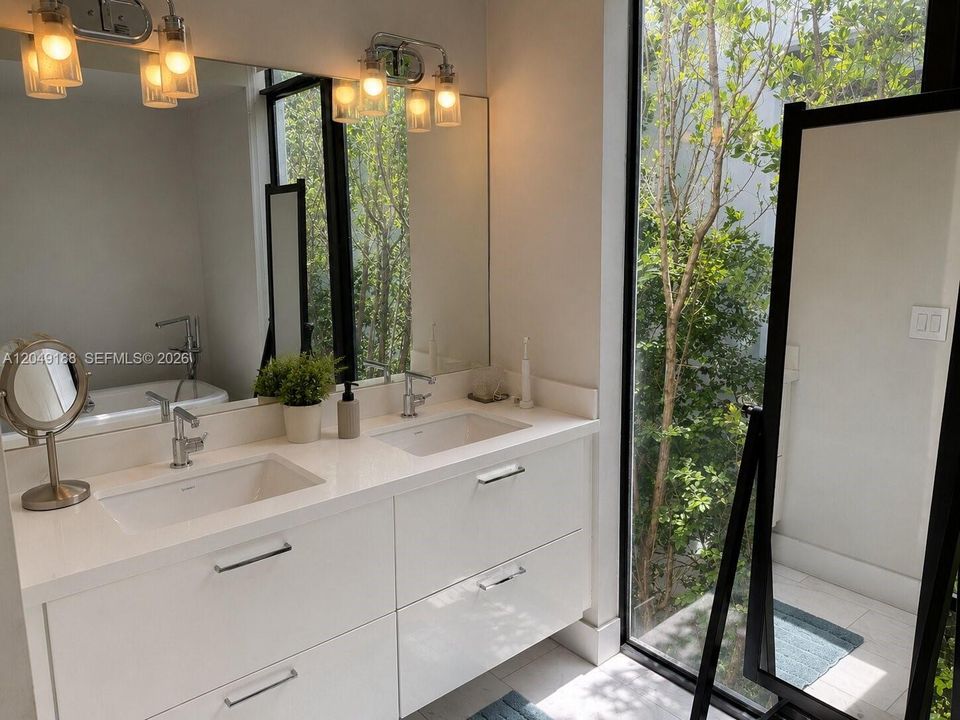 For Rent: $15,500 (4 beds, 3 baths, 2890 Square Feet)