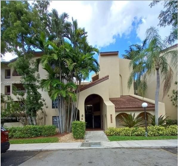 For Rent: $2,100 (1 beds, 1 baths, 980 Square Feet)