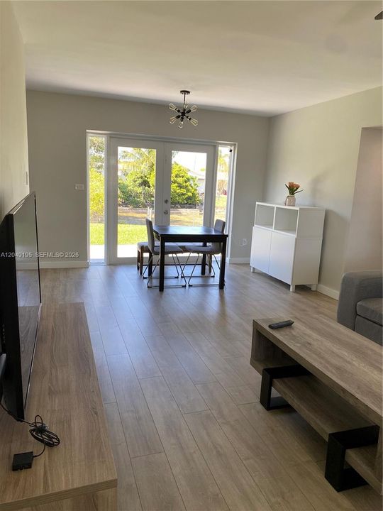 В аренду: $3,150 (3 спален, 1 ванн, 1347 Квадратных фут)