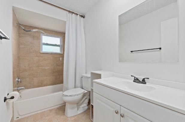 2nd Bath room