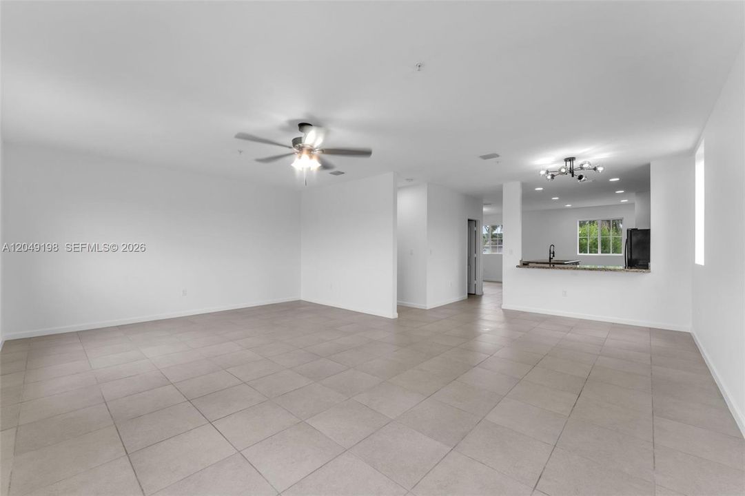 For Rent: $2,500 (3 beds, 2 baths, 2415 Square Feet)