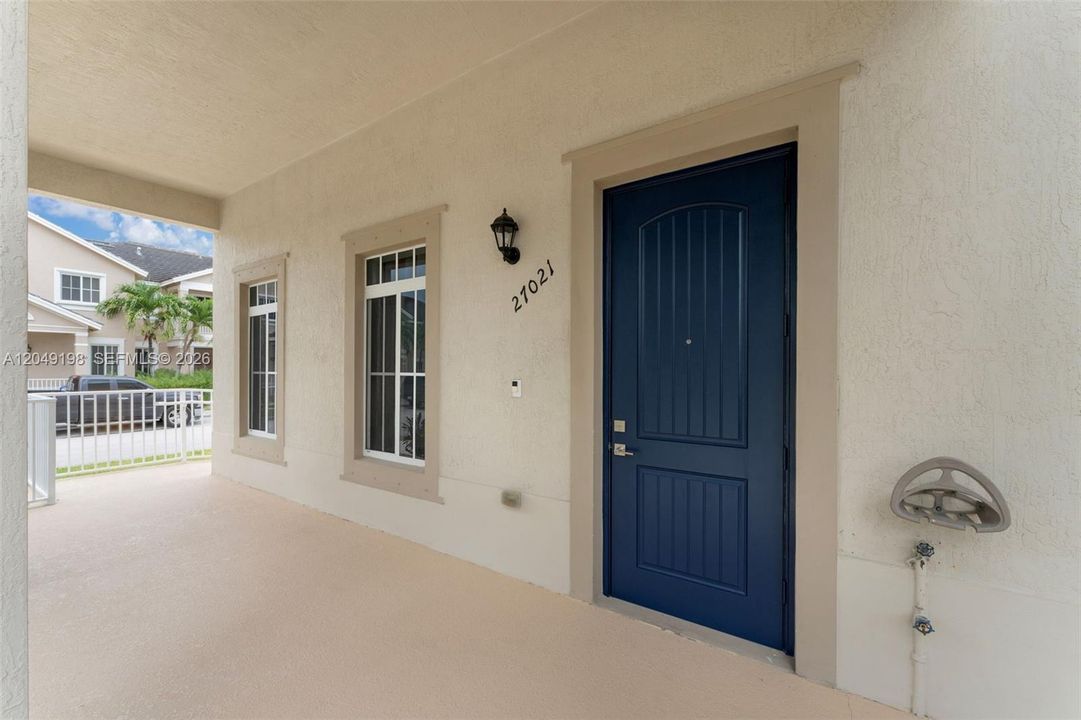 For Rent: $2,500 (3 beds, 2 baths, 2415 Square Feet)