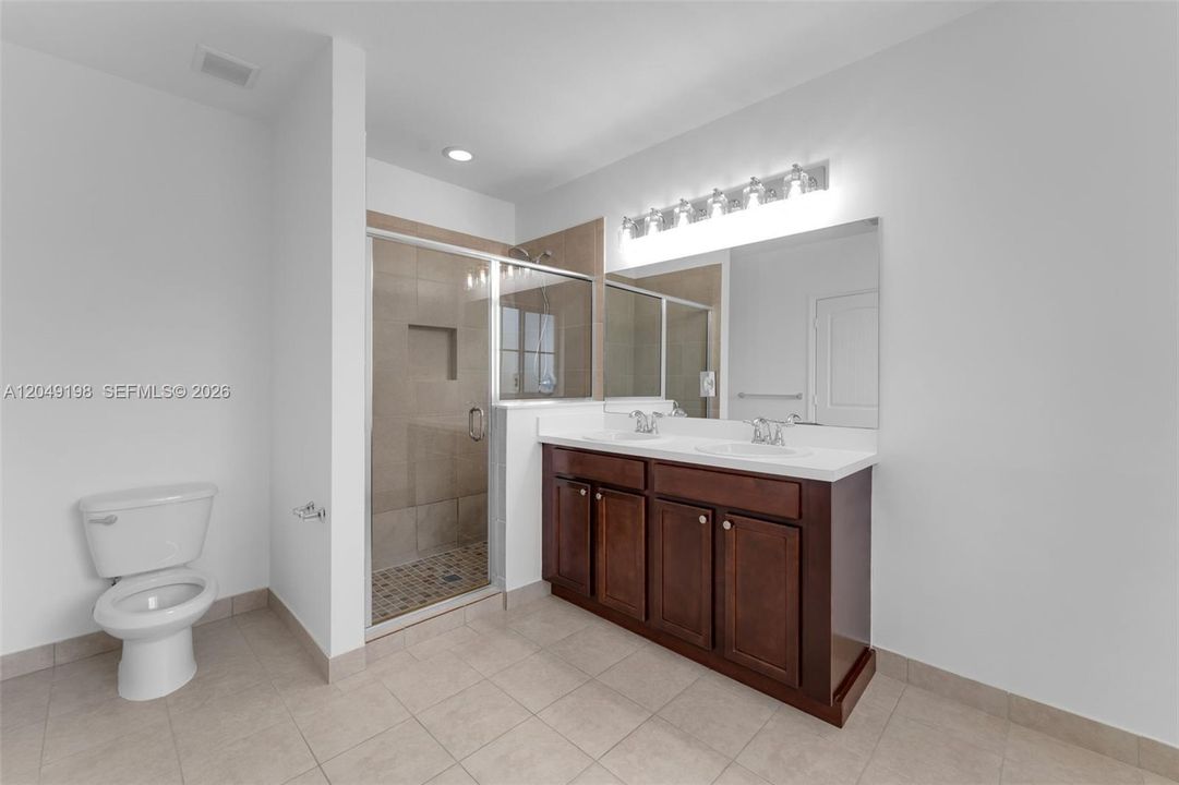For Rent: $2,500 (3 beds, 2 baths, 2415 Square Feet)