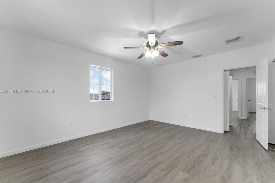 For Rent: $2,500 (3 beds, 2 baths, 2415 Square Feet)