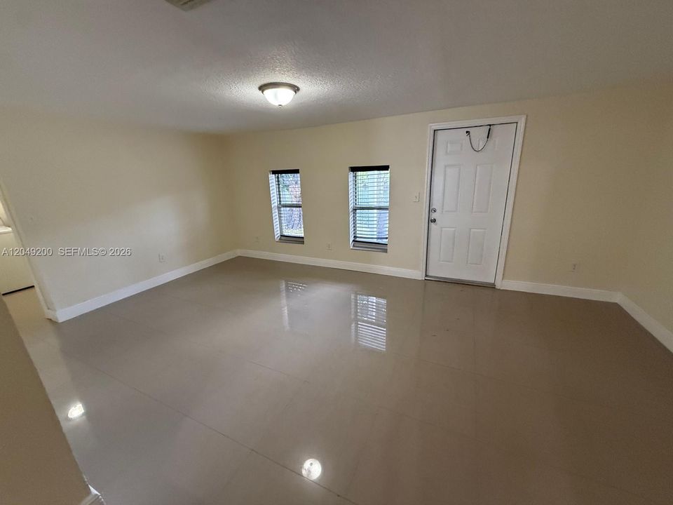For Sale: $520,000 (3 beds, 2 baths, 1250 Square Feet)