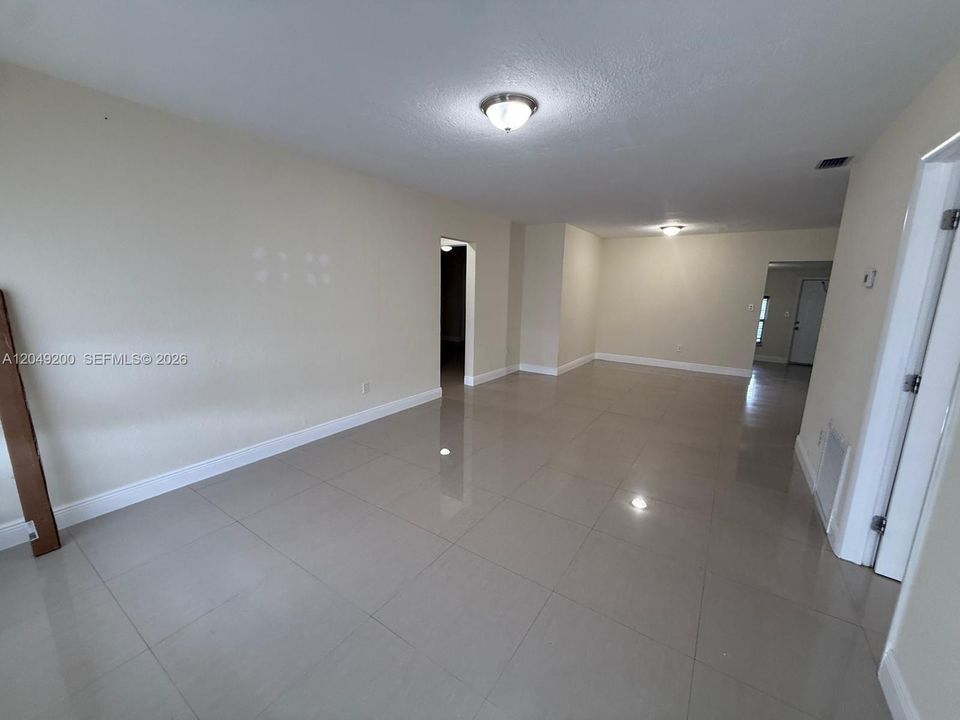 For Sale: $520,000 (3 beds, 2 baths, 1250 Square Feet)