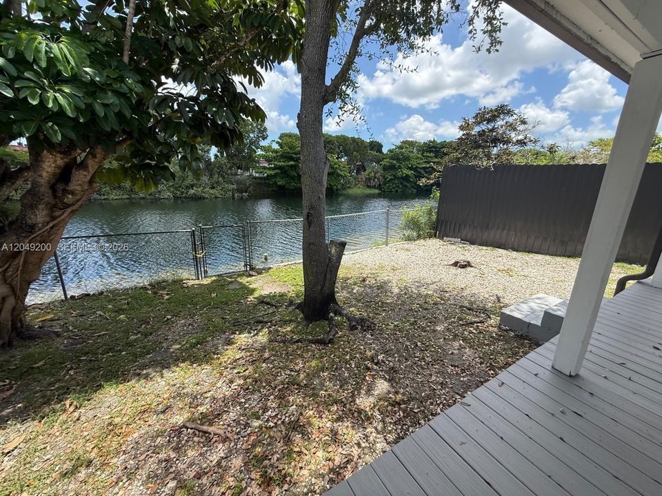 For Sale: $520,000 (3 beds, 2 baths, 1250 Square Feet)