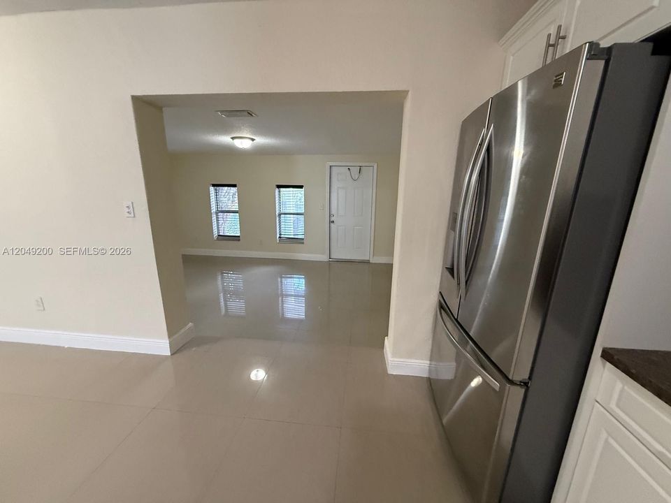 For Sale: $520,000 (3 beds, 2 baths, 1250 Square Feet)
