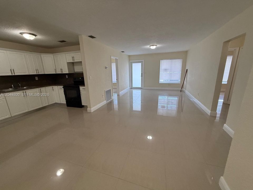 For Sale: $520,000 (3 beds, 2 baths, 1250 Square Feet)