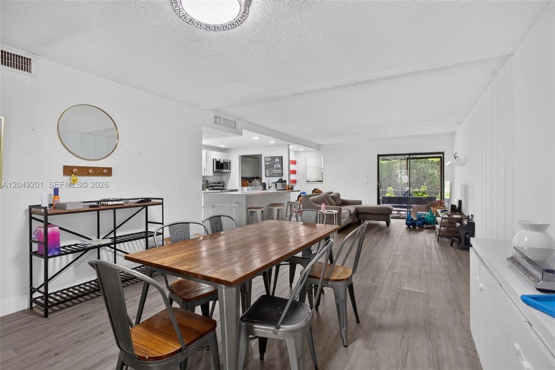 For Rent: $3,100 (2 beds, 2 baths, 1155 Square Feet)