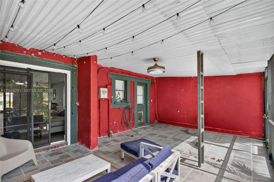 For Rent: $3,100 (2 beds, 2 baths, 1155 Square Feet)