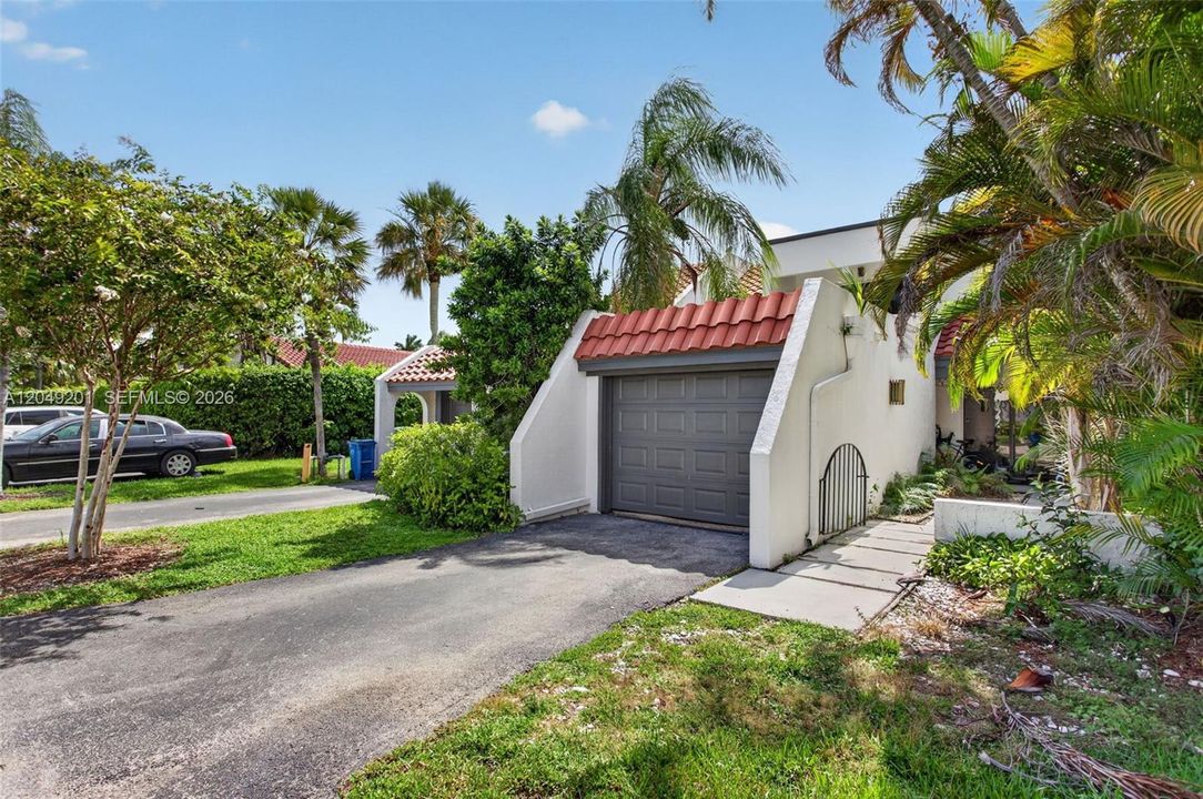 For Rent: $3,100 (2 beds, 2 baths, 1155 Square Feet)