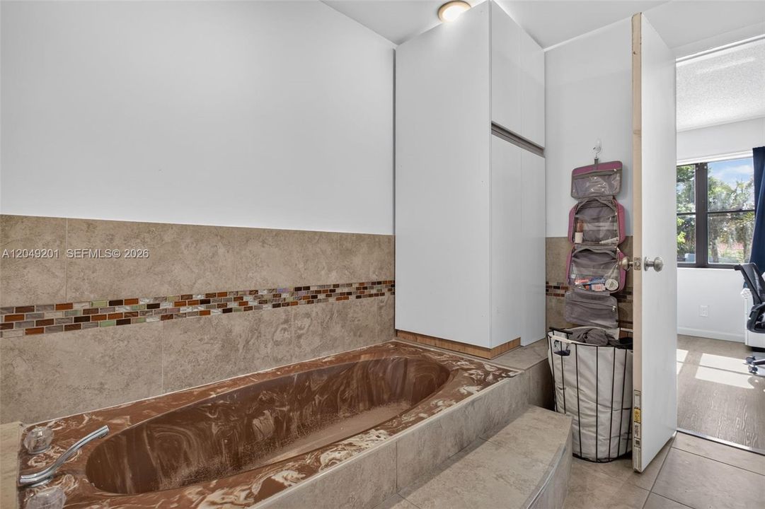 For Rent: $3,100 (2 beds, 2 baths, 1155 Square Feet)