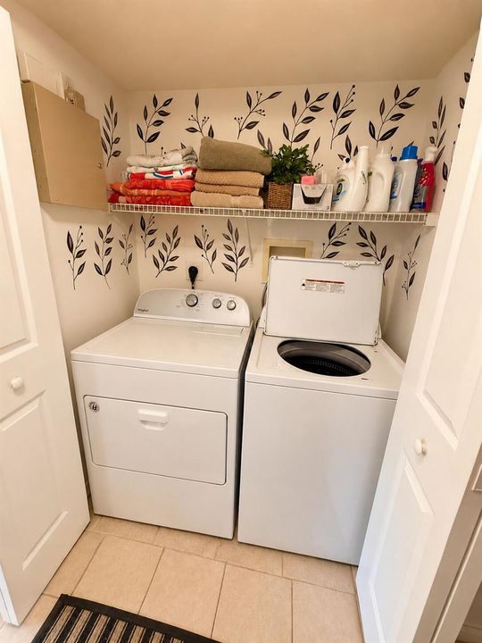 In Unit Washer/Dryer Set