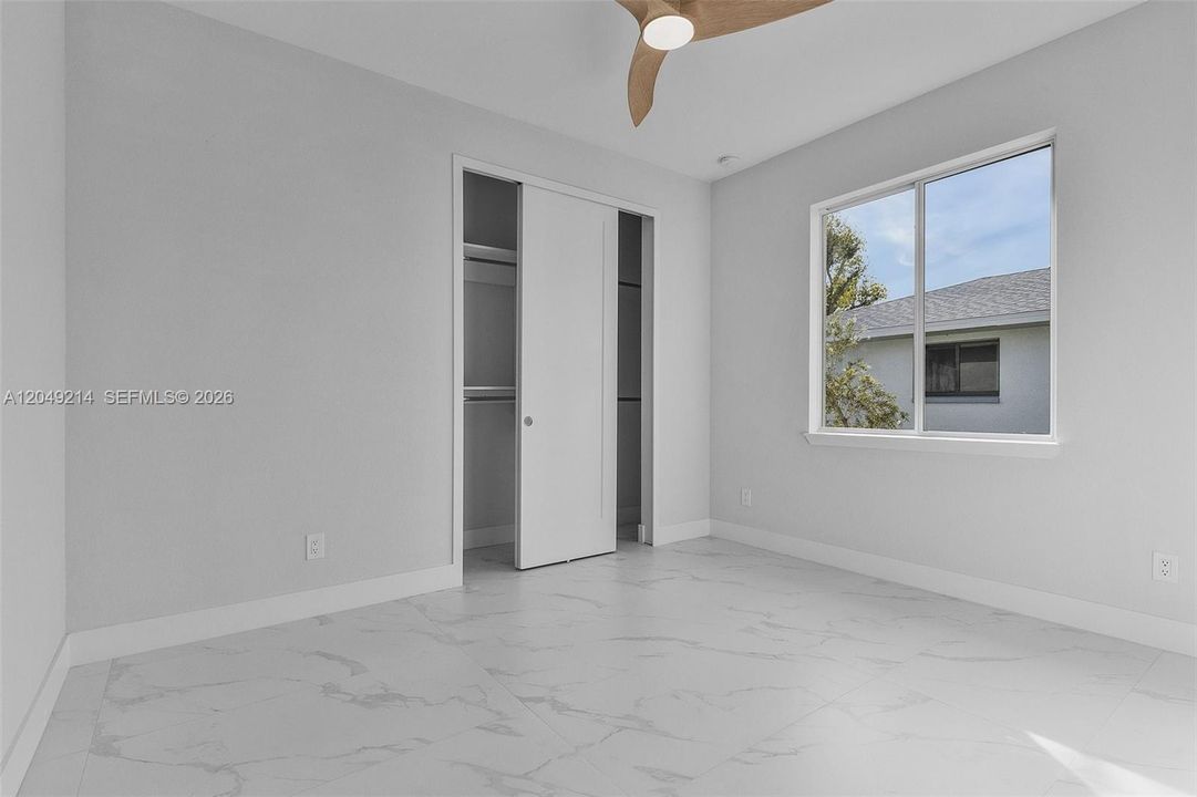 En Venta: $955,000 (4 camas, 3 baños, 2350 Pies cuadrados)
