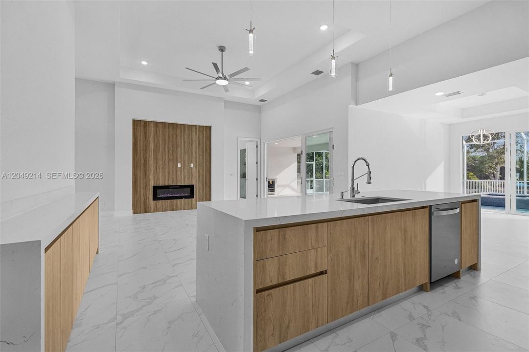 En Venta: $955,000 (4 camas, 3 baños, 2350 Pies cuadrados)