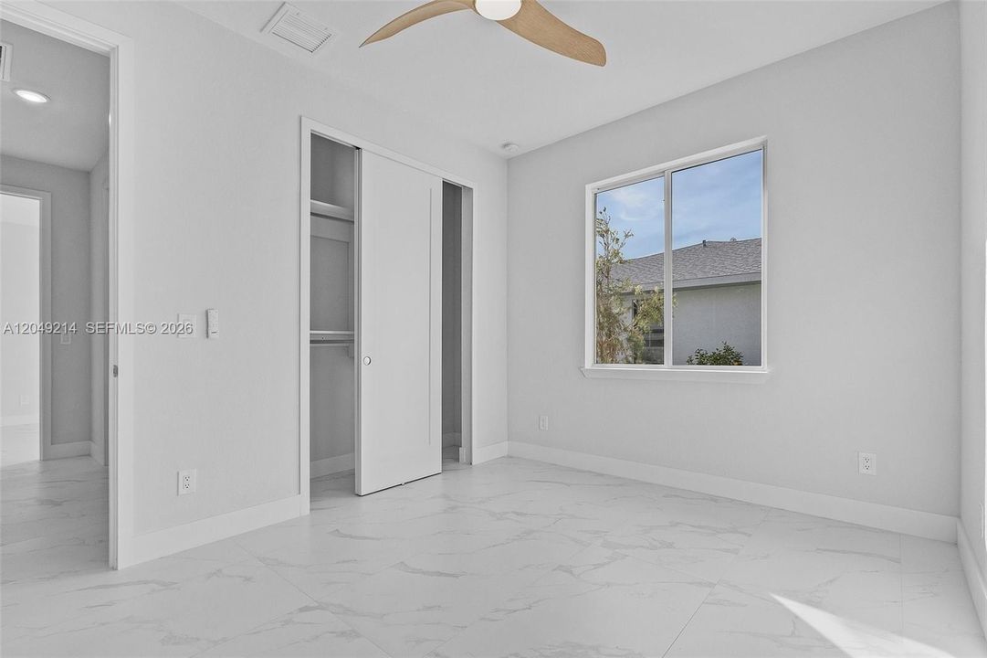 En Venta: $955,000 (4 camas, 3 baños, 2350 Pies cuadrados)