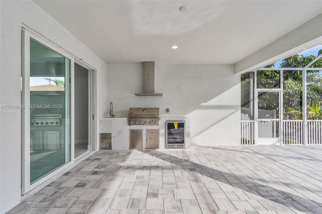 En Venta: $955,000 (4 camas, 3 baños, 2350 Pies cuadrados)