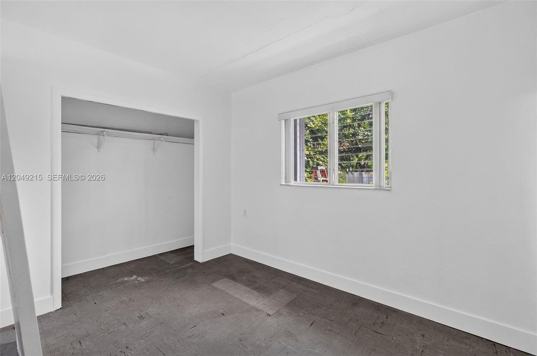 For Rent: $1,900 (2 beds, 1 baths, 1001 Square Feet)