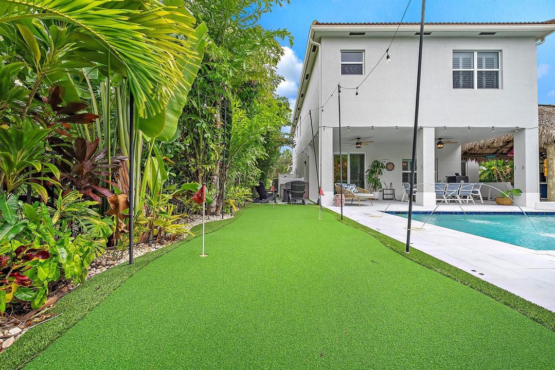 Backyard & Back Exterior