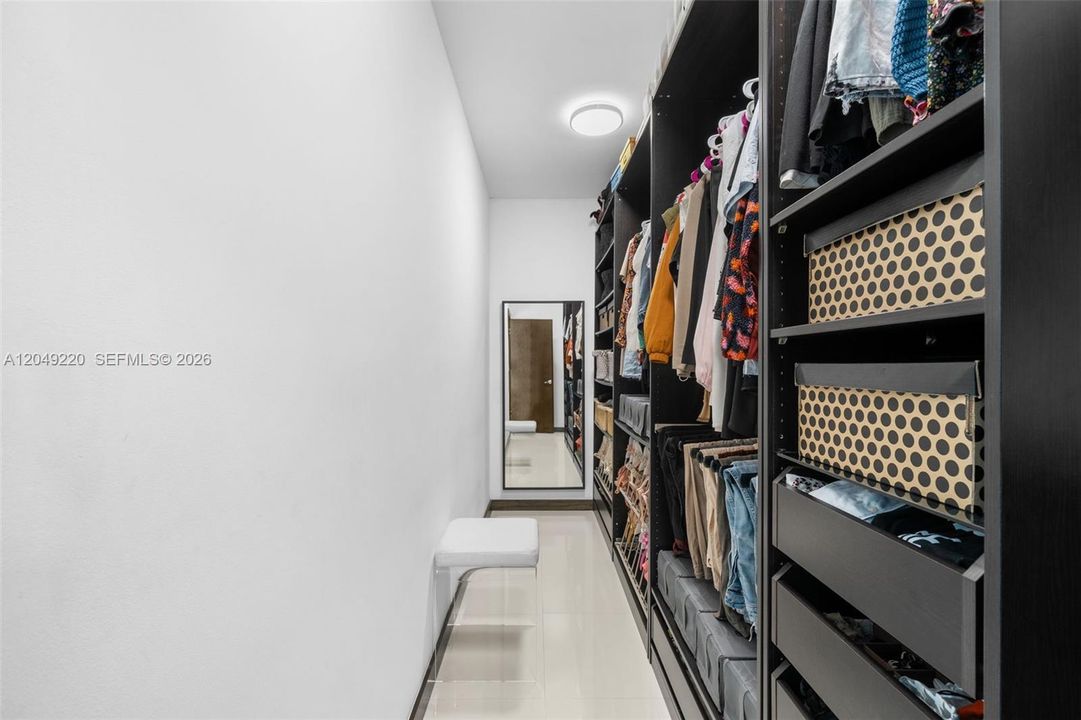 For Rent: $7,998 (3 beds, 3 baths, 2219 Square Feet)