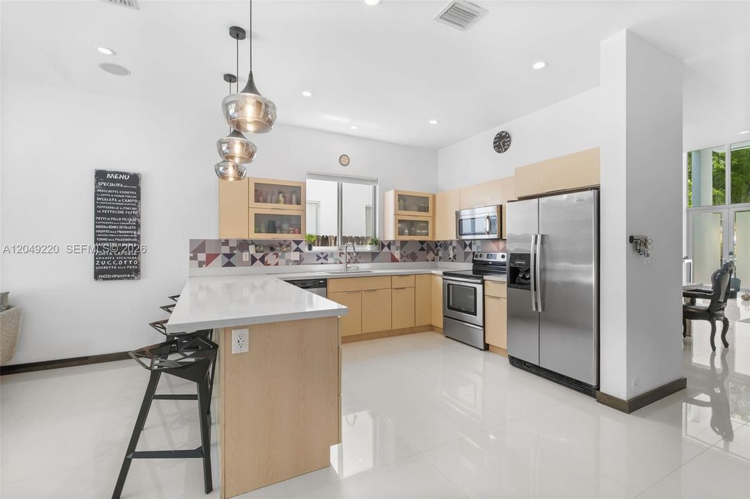 For Rent: $7,998 (3 beds, 3 baths, 2219 Square Feet)