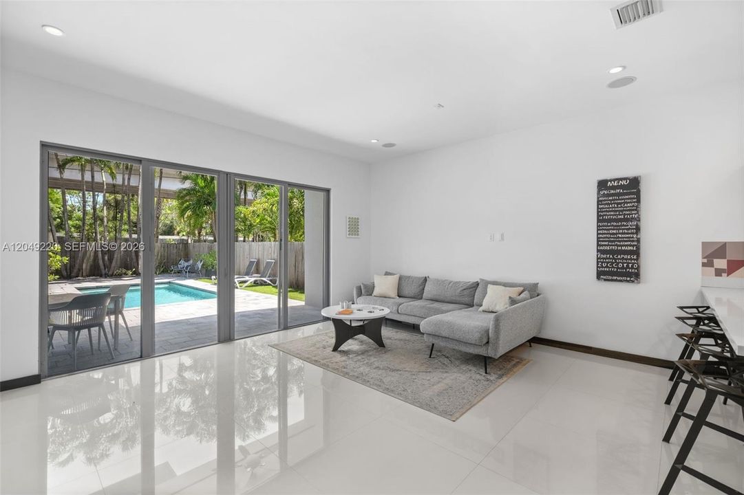 For Rent: $7,998 (3 beds, 3 baths, 2219 Square Feet)