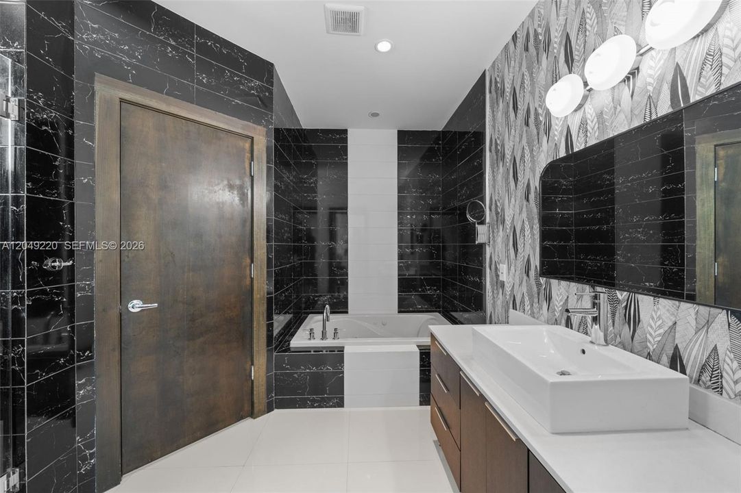 For Rent: $7,998 (3 beds, 3 baths, 2219 Square Feet)