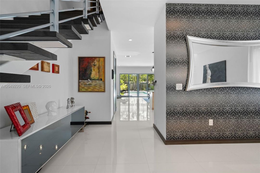 For Rent: $7,998 (3 beds, 3 baths, 2219 Square Feet)