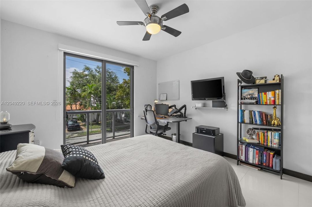 For Rent: $7,998 (3 beds, 3 baths, 2219 Square Feet)