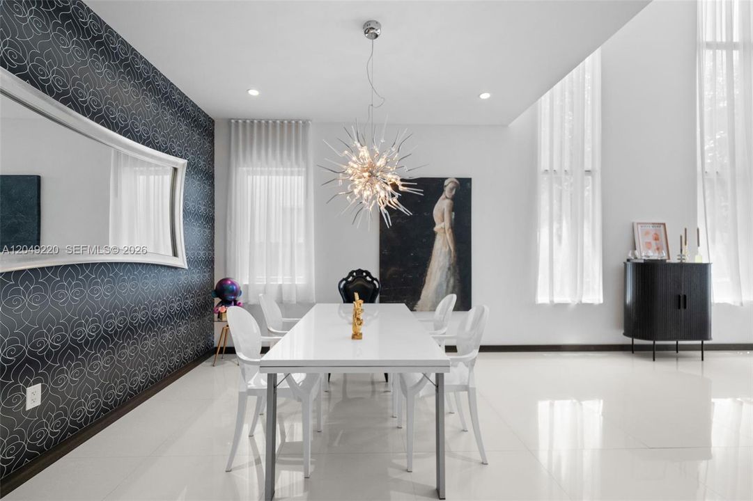 For Rent: $7,998 (3 beds, 3 baths, 2219 Square Feet)