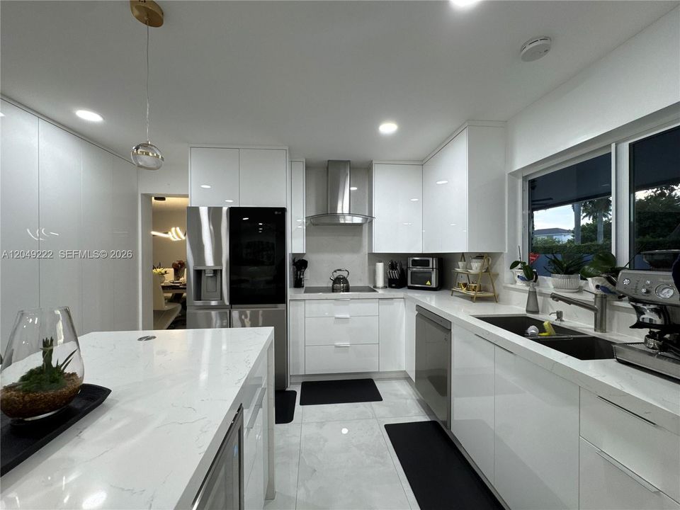 For Rent: $4,700 (4 beds, 3 baths, 2638 Square Feet)