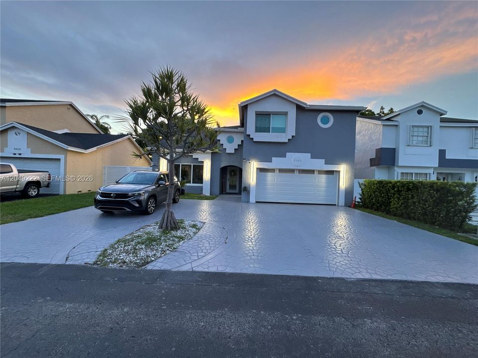 For Rent: $4,700 (4 beds, 3 baths, 2638 Square Feet)