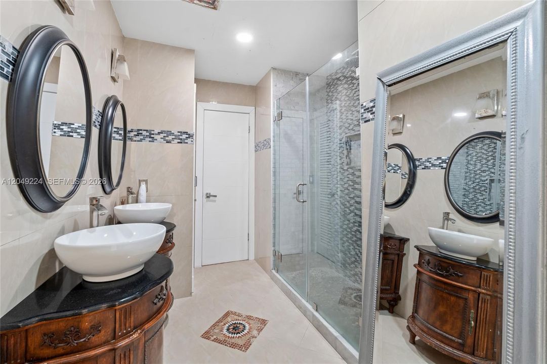 For Sale: $1,595,000 (5 beds, 3 baths, 2823 Square Feet)