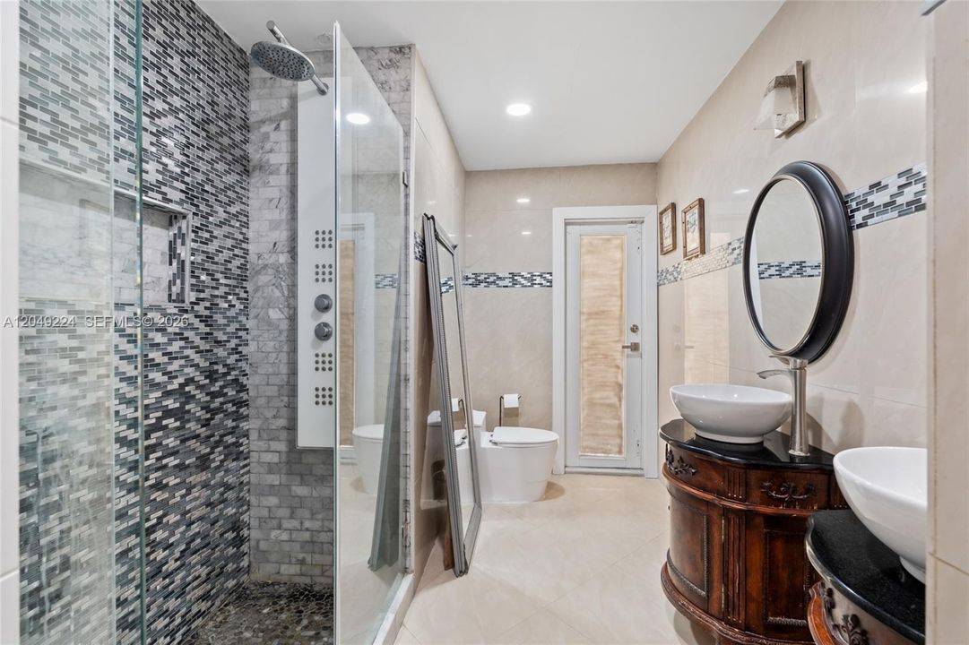 For Sale: $1,595,000 (5 beds, 3 baths, 2823 Square Feet)