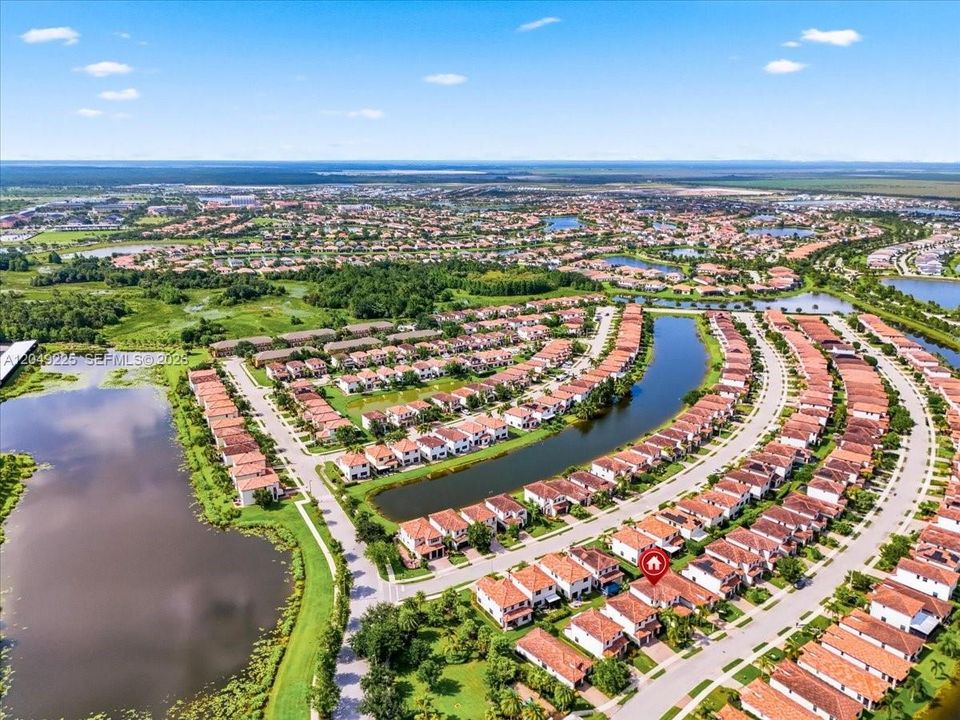 На продажу: $379,990 (3 спален, 2 ванн, 1810 Квадратных фут)