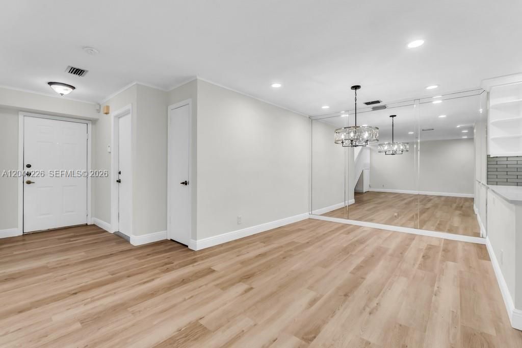For Sale: $400,000 (3 beds, 2 baths, 1526 Square Feet)