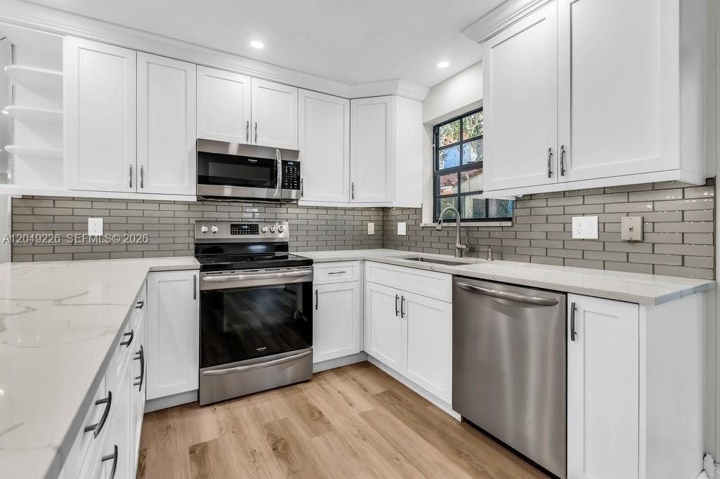 For Sale: $400,000 (3 beds, 2 baths, 1526 Square Feet)