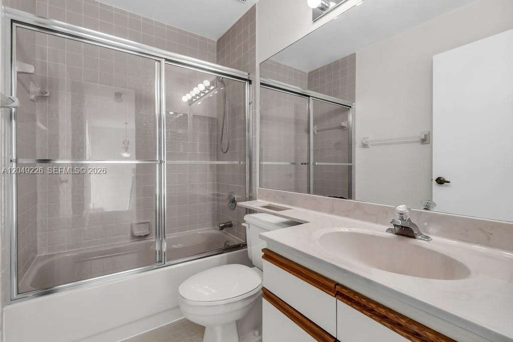 House bath has rarely been used!