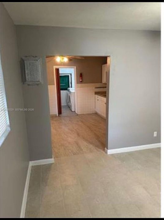 For Rent: $2,200 (2 beds, 1 baths, 1061 Square Feet)