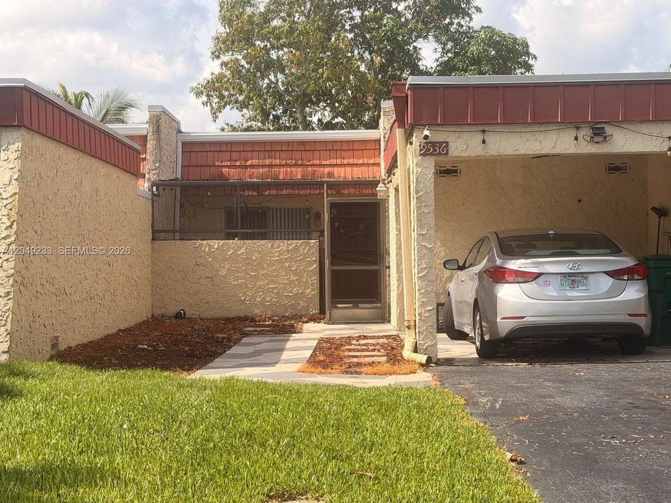 For Rent: $2,700 (2 beds, 1 baths, 1000 Square Feet)
