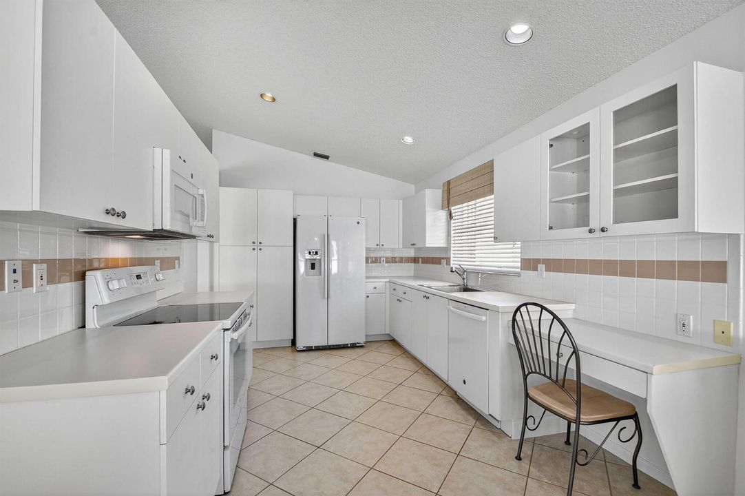 Kitchen with newer appliances