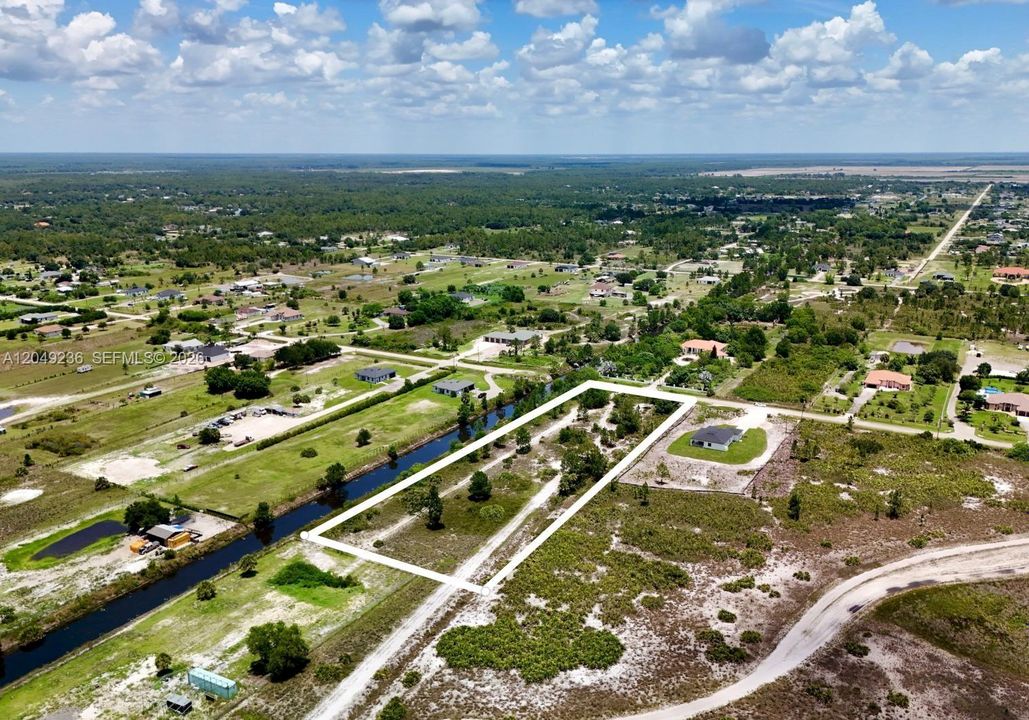 На продажу: $250,000 (3.56 acres)