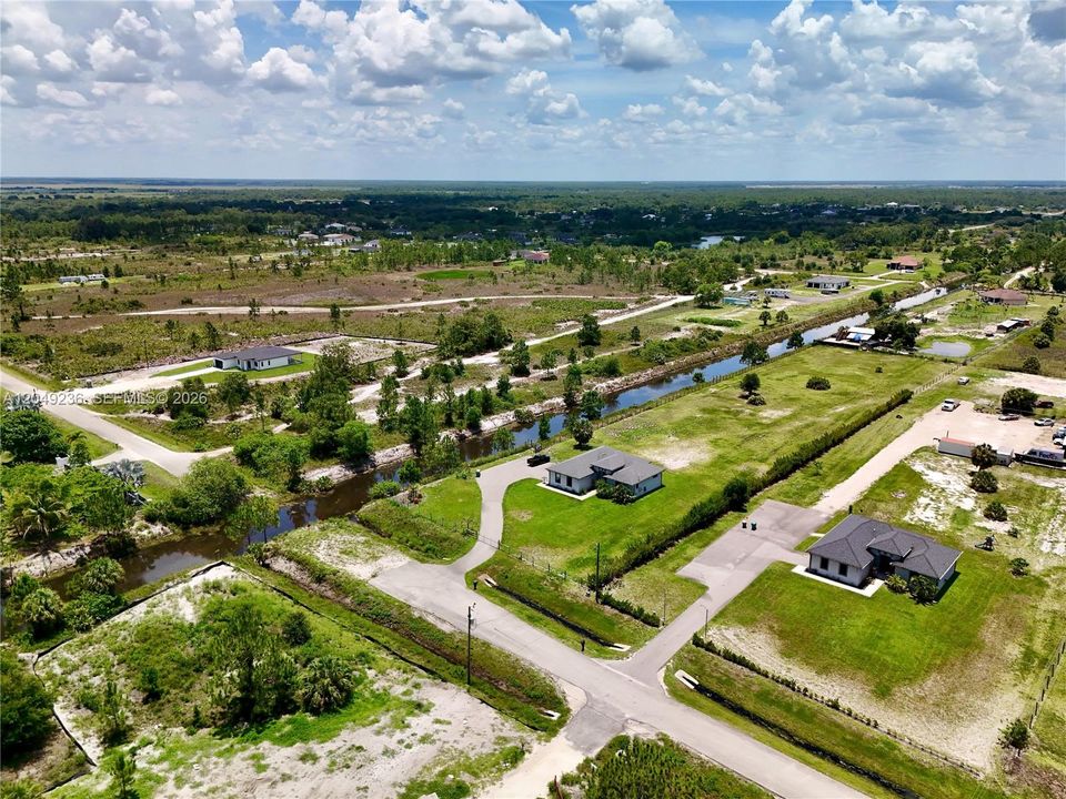 На продажу: $250,000 (3.56 acres)