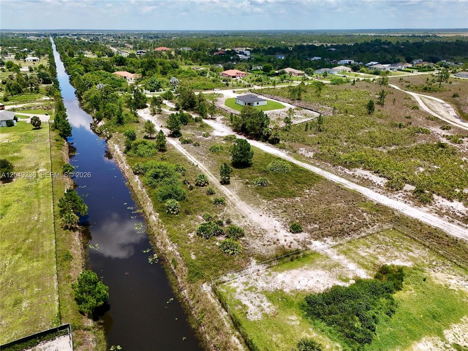 На продажу: $250,000 (3.56 acres)
