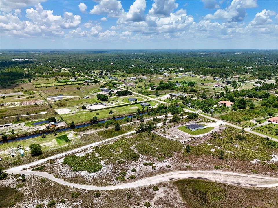 На продажу: $250,000 (3.56 acres)
