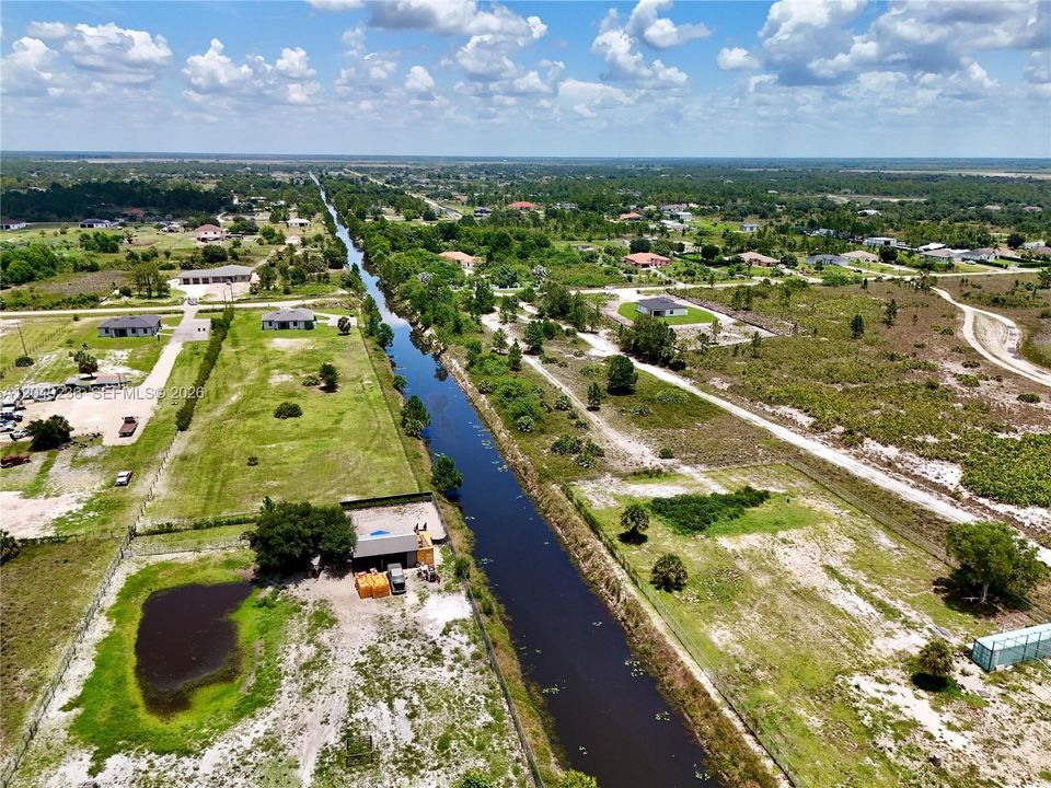 На продажу: $250,000 (3.56 acres)