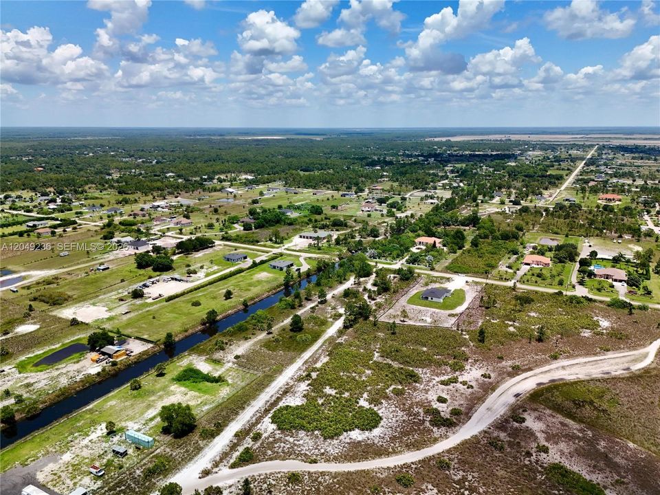 На продажу: $250,000 (3.56 acres)
