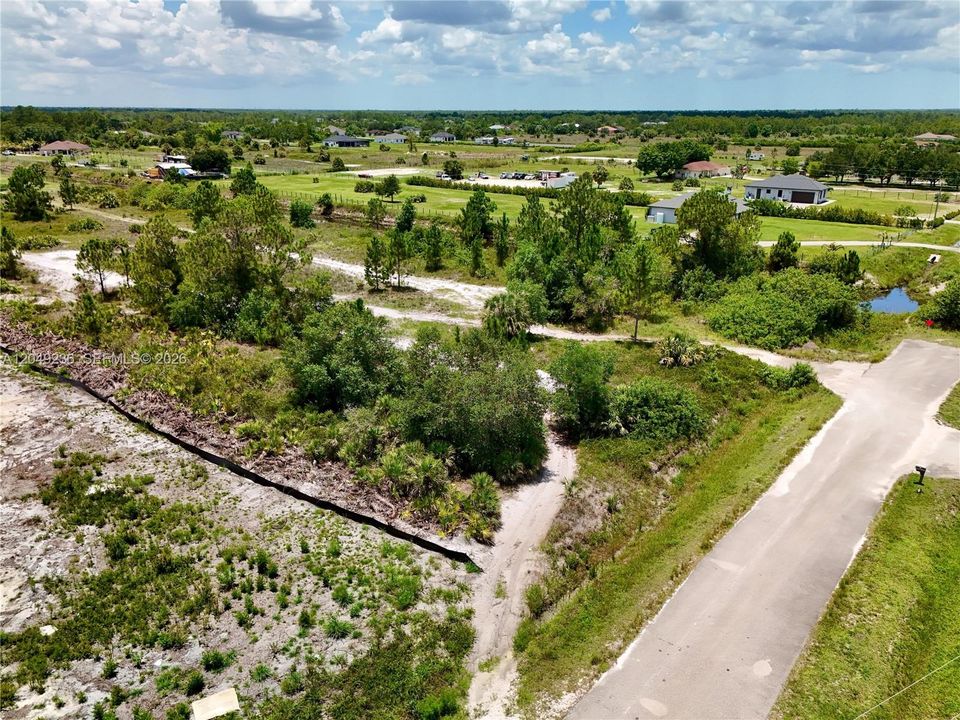 На продажу: $250,000 (3.56 acres)